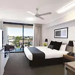 Oaks Mackay Carlyle Suites