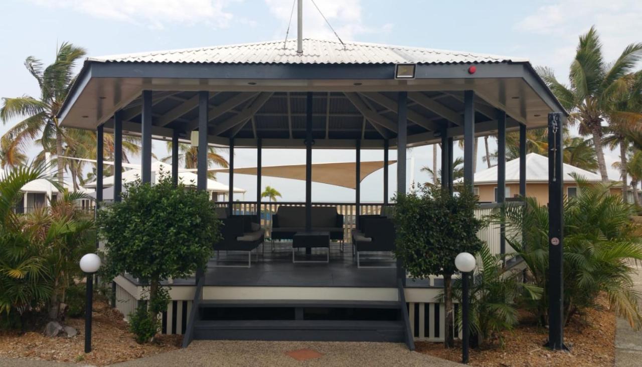 Sea View Villa. 2 Bedroom. Sleeps 4. Free Wifi Apartment