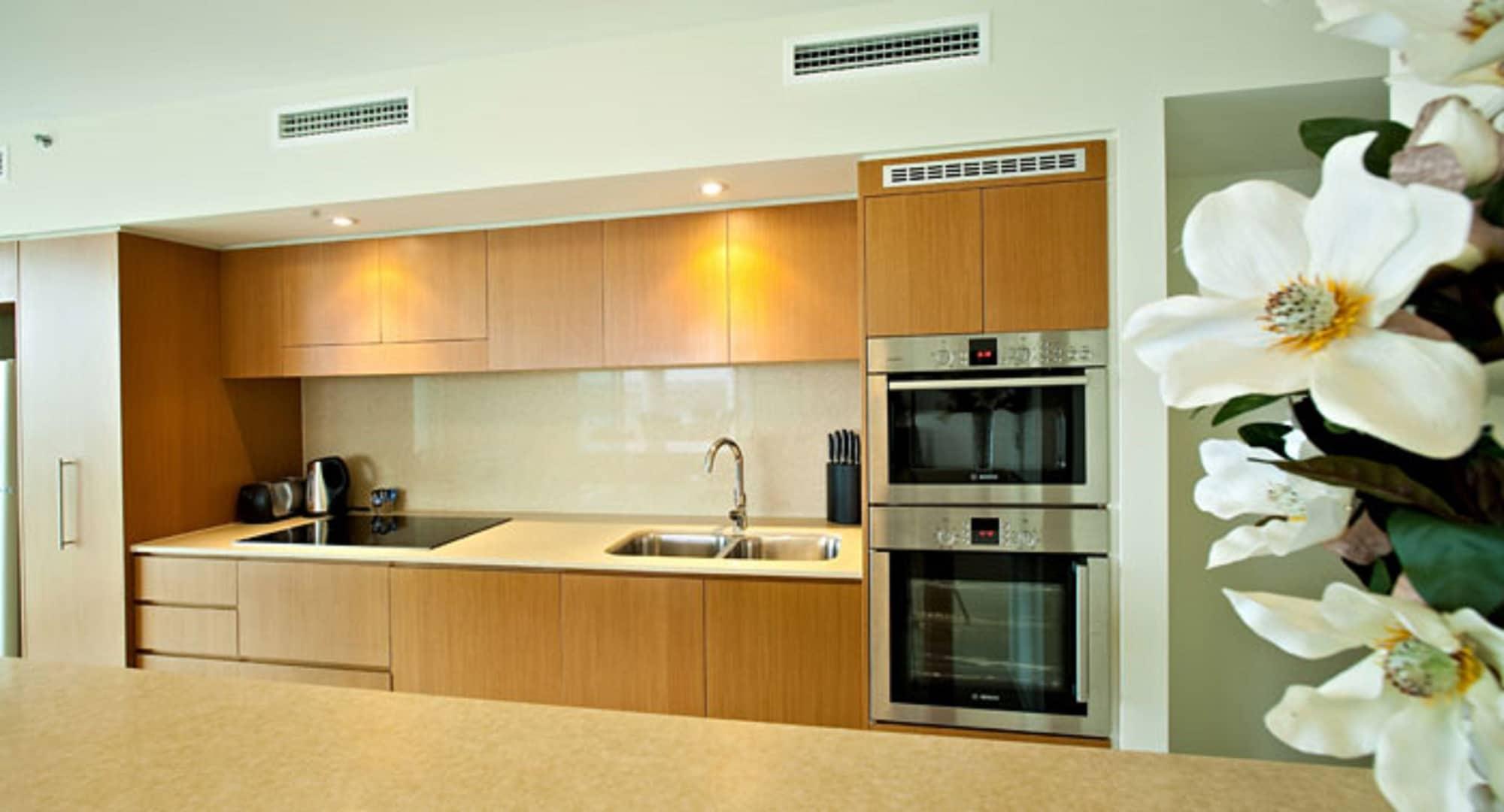 Lanai Riverside 4*