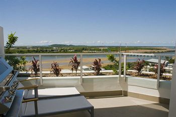 Lanai Riverside Aparthotel