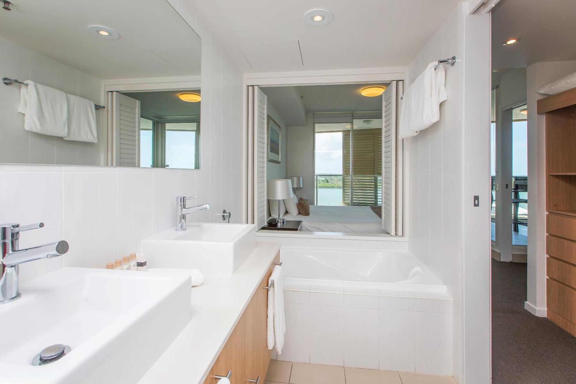Lanai Riverside Aparthotel