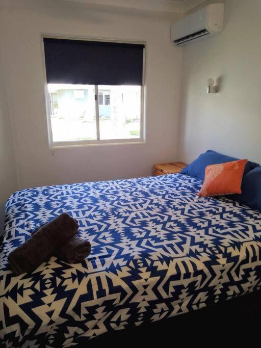 Sea View Villa. 2 Bedroom. Sleeps 4. Free Wifi Apartment