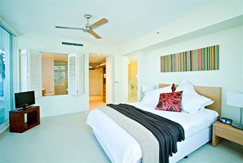Lanai Riverside 4*