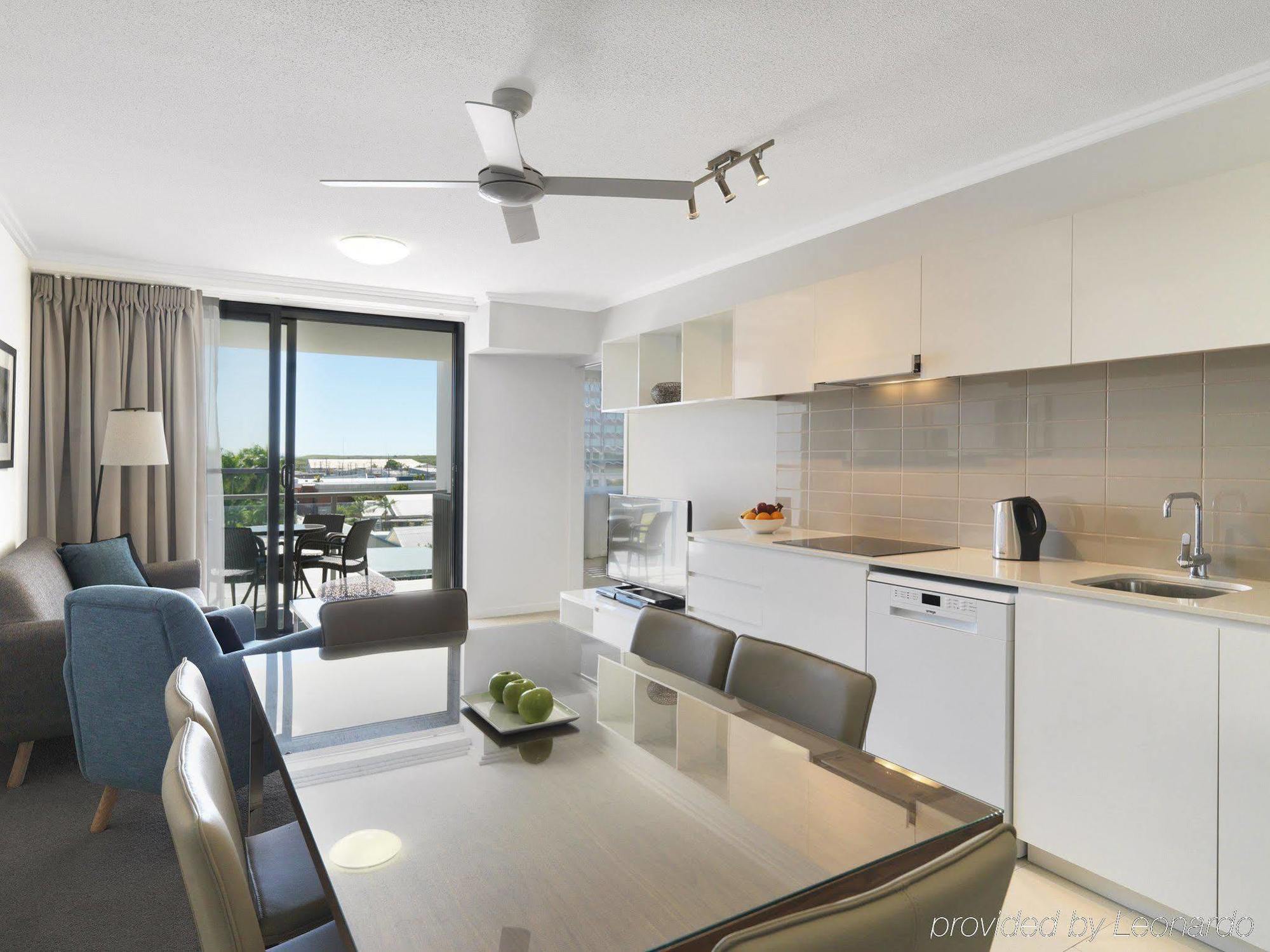 Aparthotel Oaks Carlyle 4*