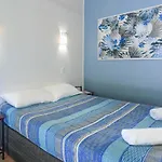 Cool Palms Motel