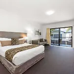 Coral Cay Resort