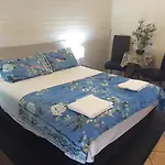Paradise Motel