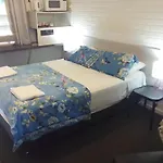 Paradise Motel