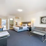 Coral Cay Resort