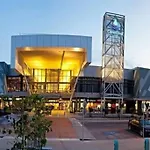 Excellent Location - Modern Hotel Room In Mackay