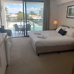 Self Check In Modern Studio Apartment