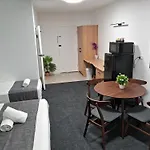 Mid City Motor Inn