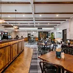 Boomerang Hotel
