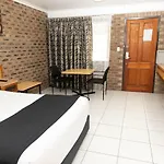 Lantern Motor Inn