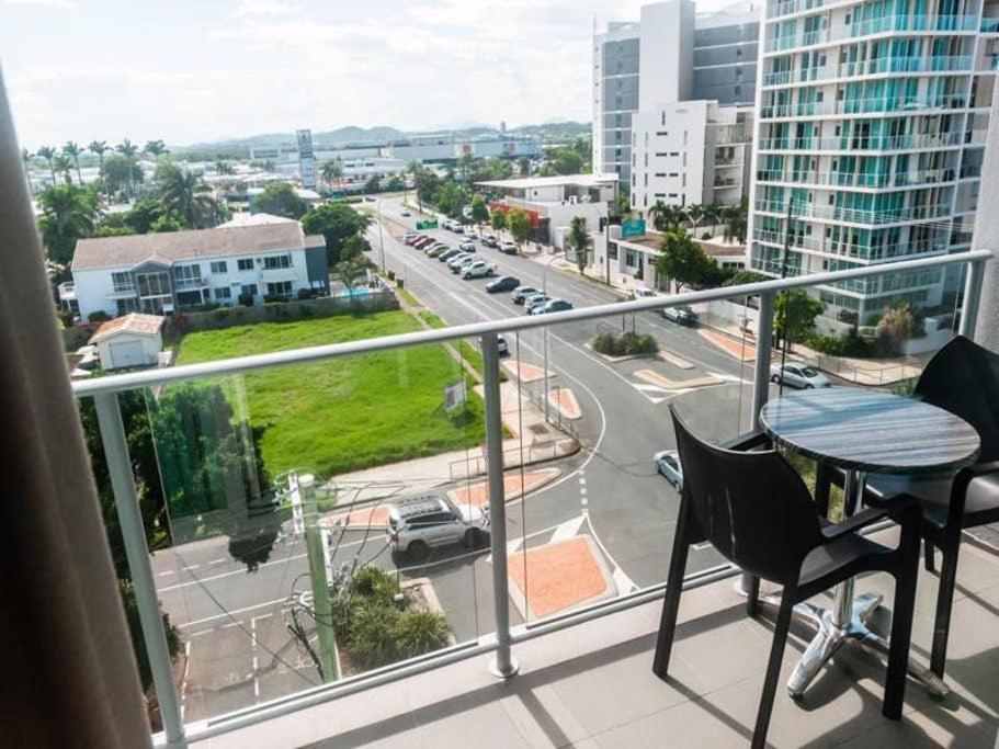 Airtrip On River Street, * Mackay