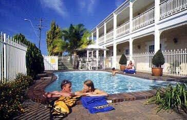 Motel White Lace Motor Mackay