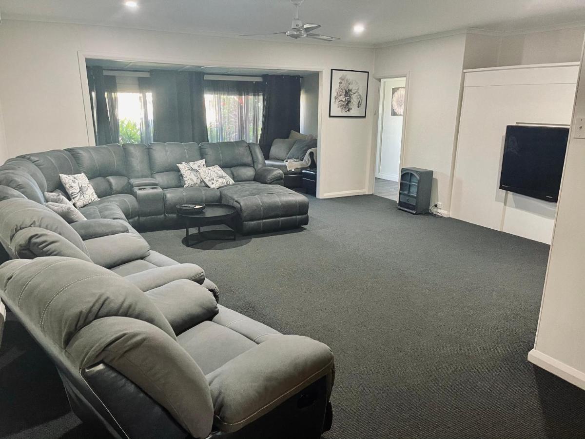 Quirky Queenslander 6 Bedroom