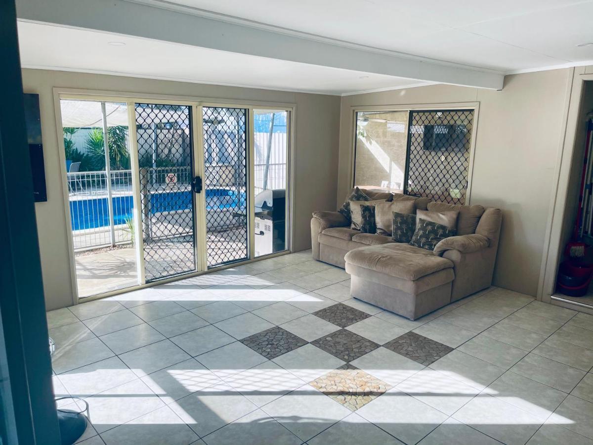 Quirky Queenslander 6 Bedroom