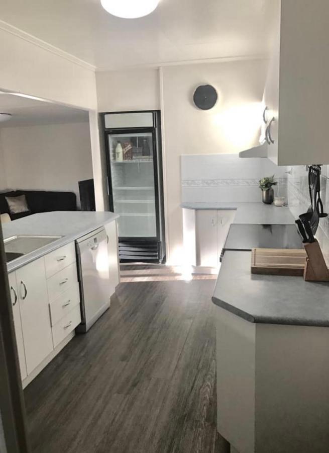 Quirky Queenslander 6 Bedroom * Mackay