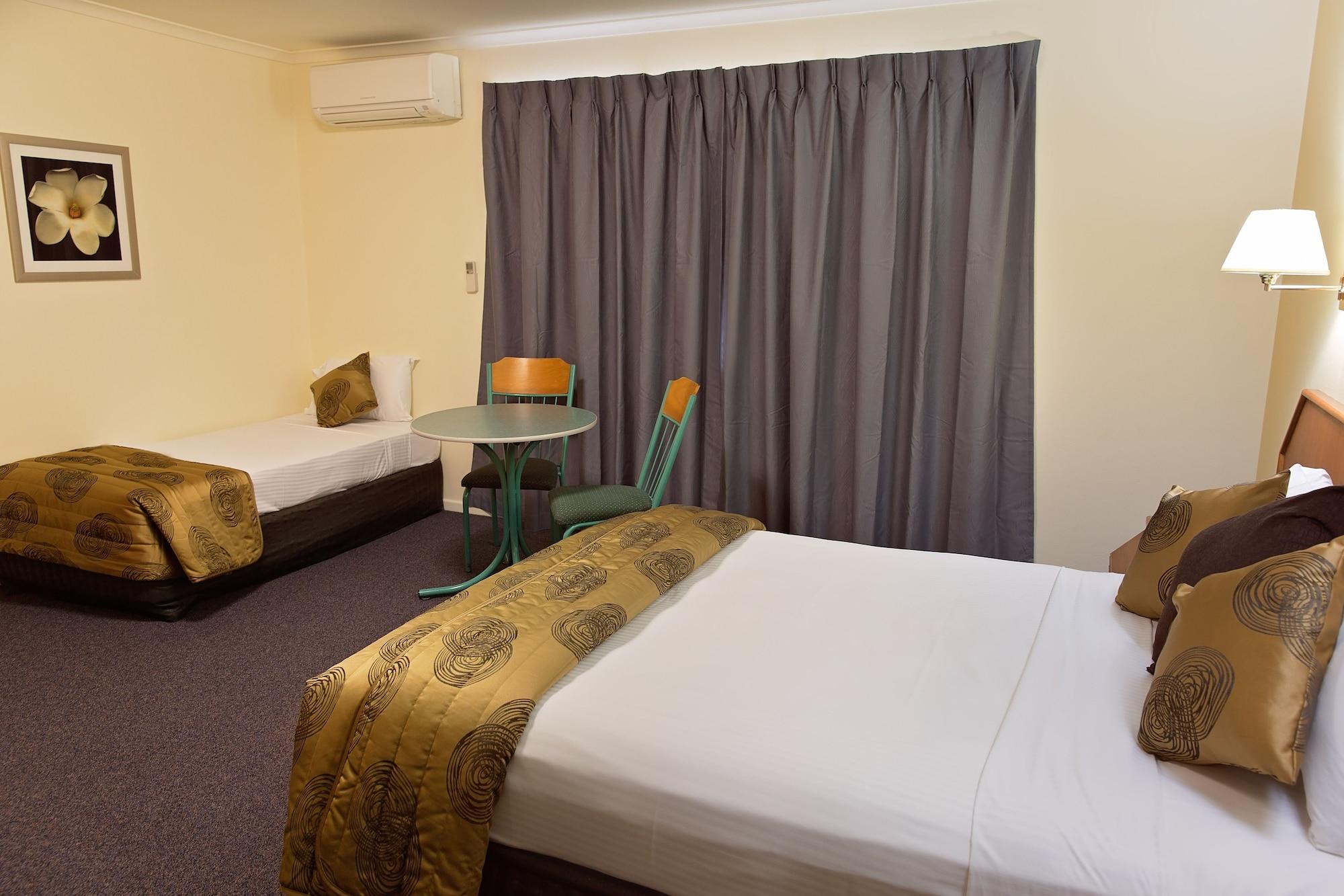Motel White Lace Motor 4*