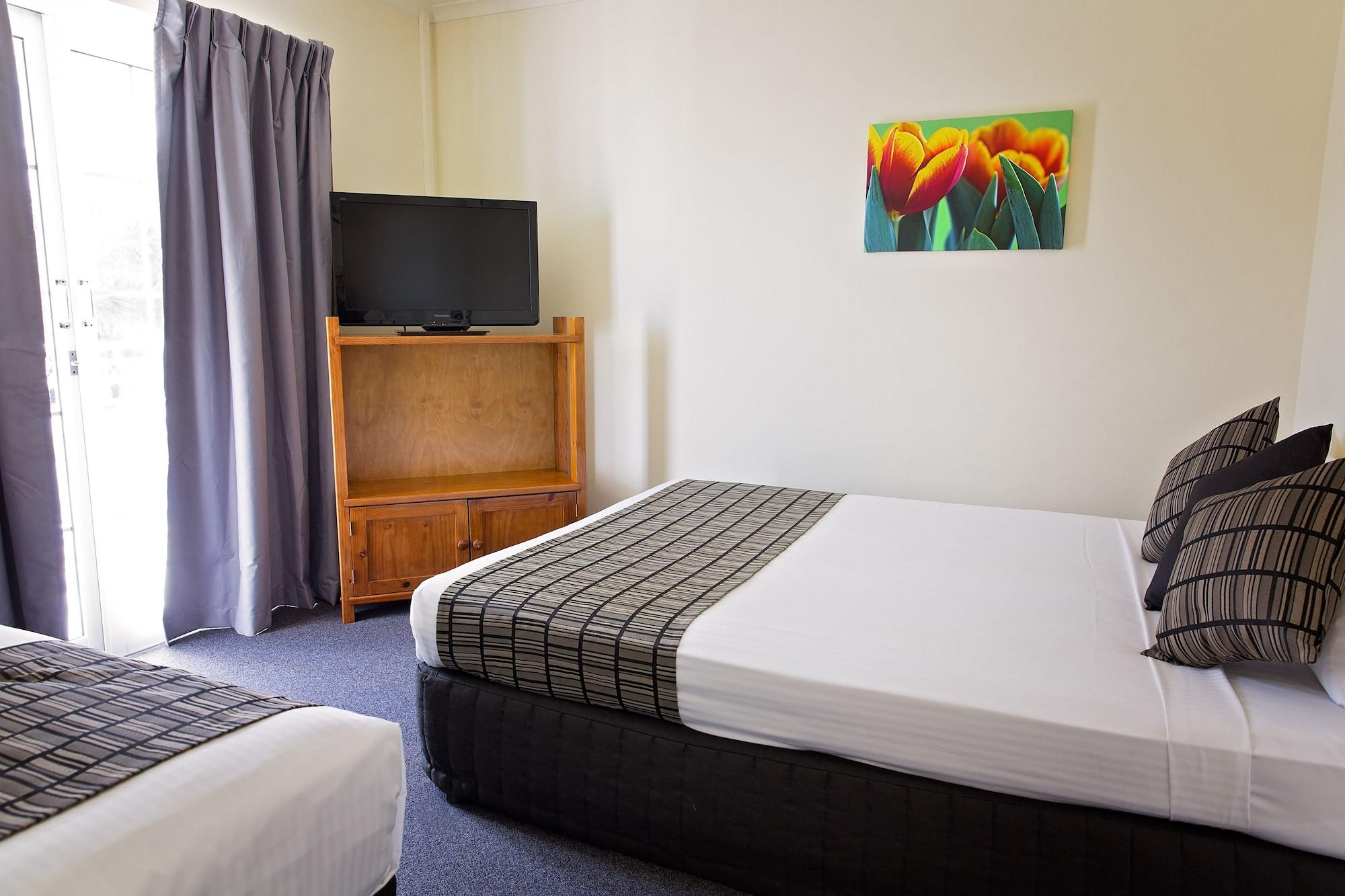 Motel White Lace Motor