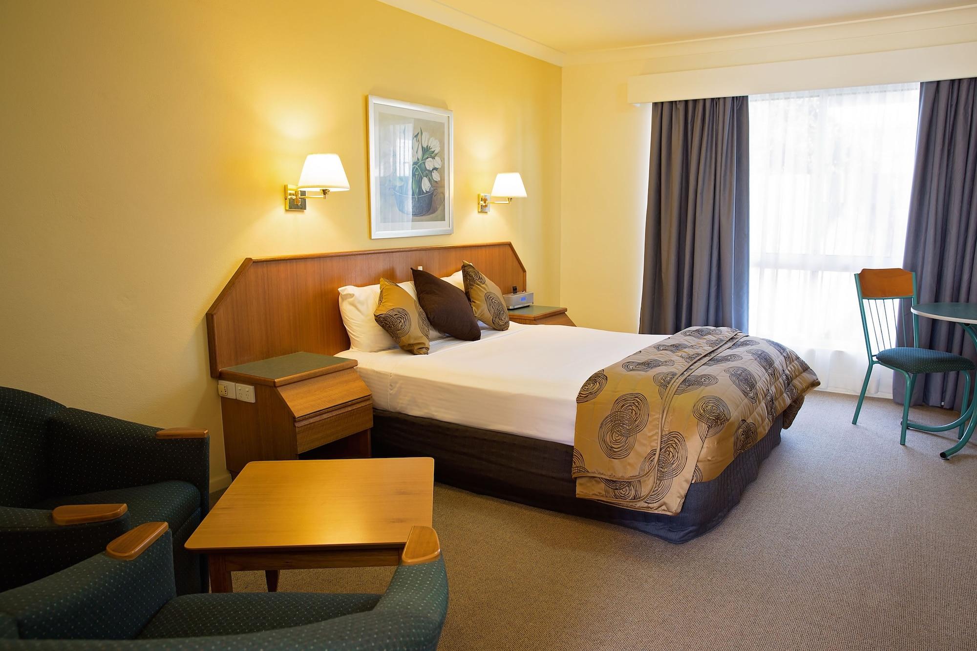 White Lace Motor Motel 4*