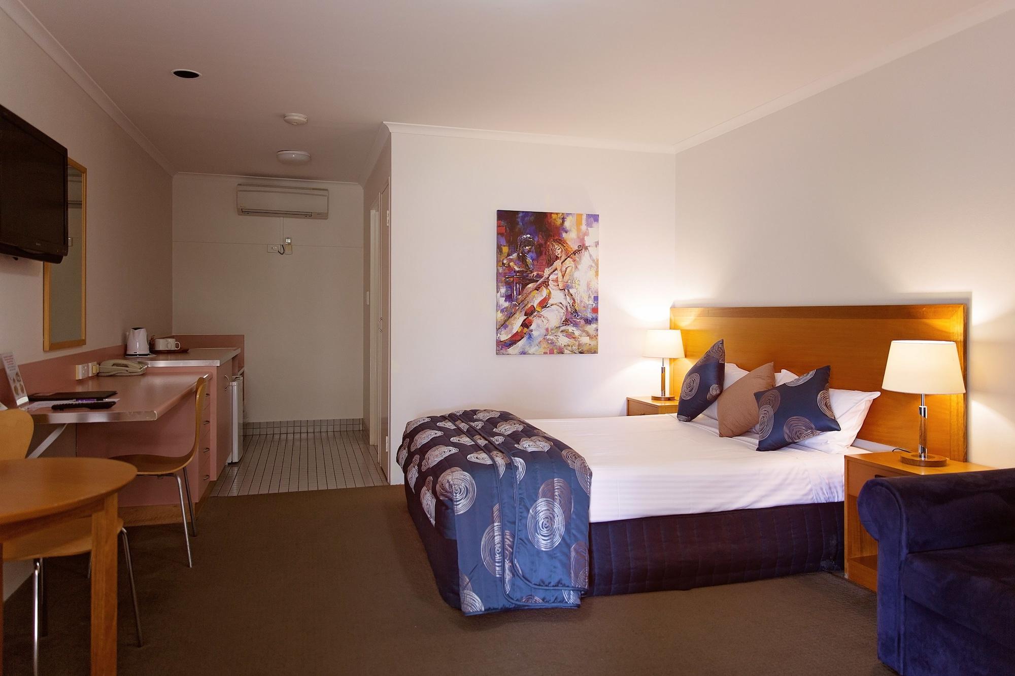 White Lace Motor Motel 4*