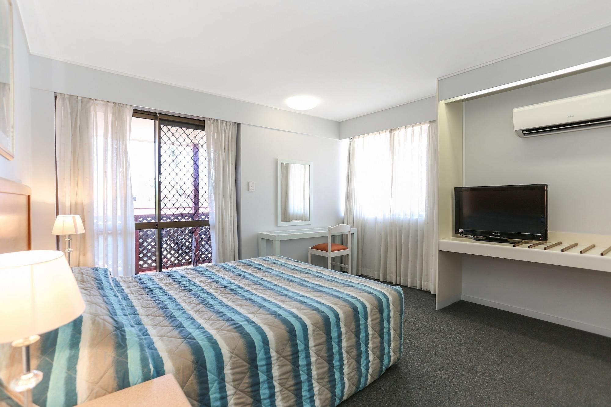 Reef Motel 4*