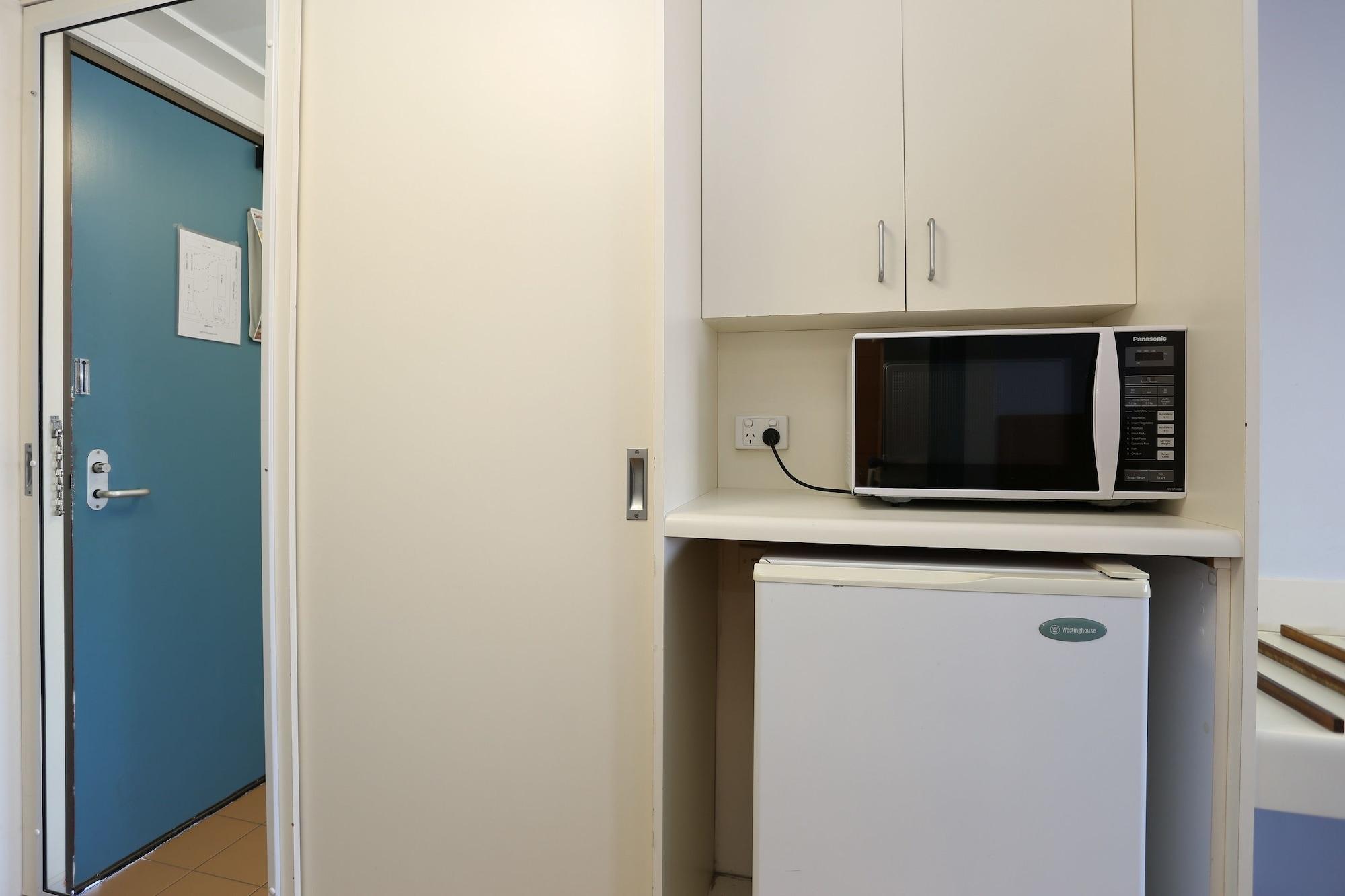 Reef Motel 4*