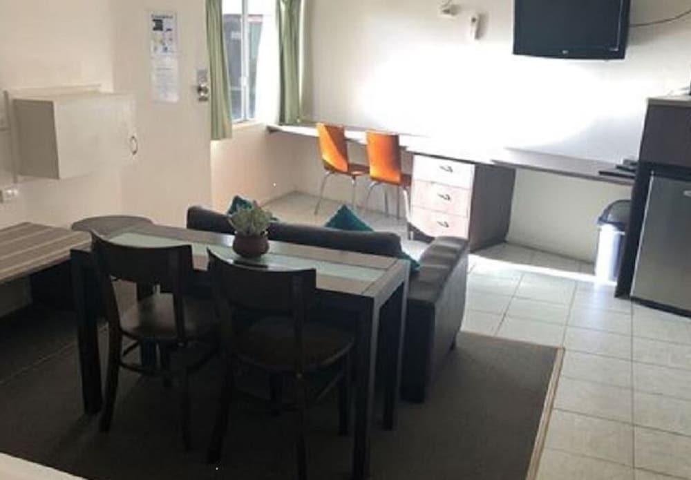 Coral Sands Motel