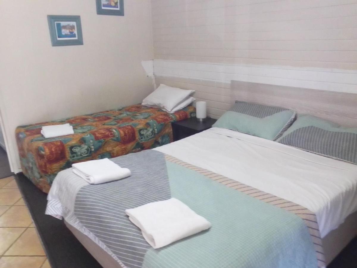 Paradise Motel