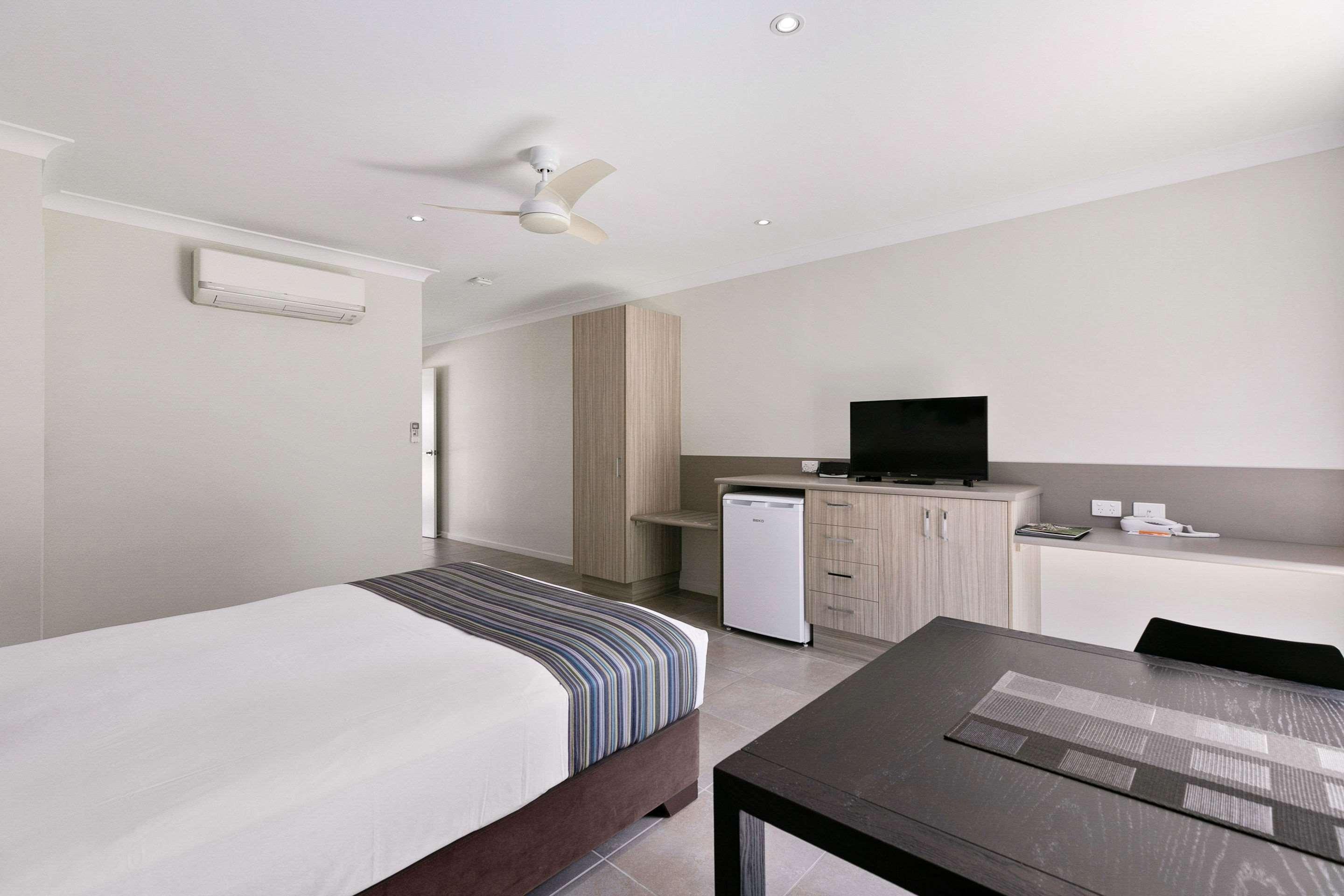 Beachside Boutique 3*