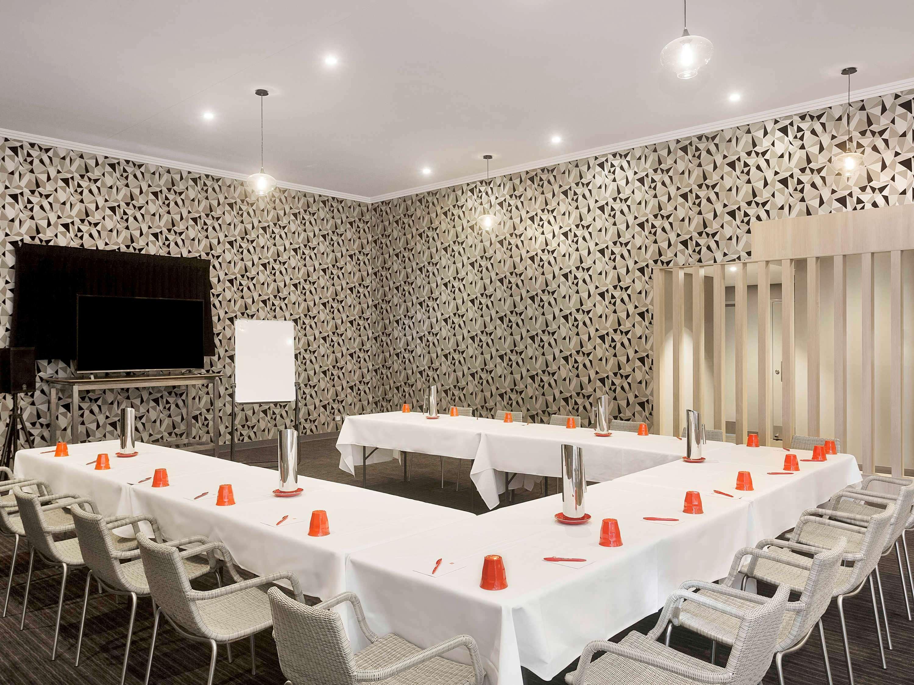 Ibis 4*