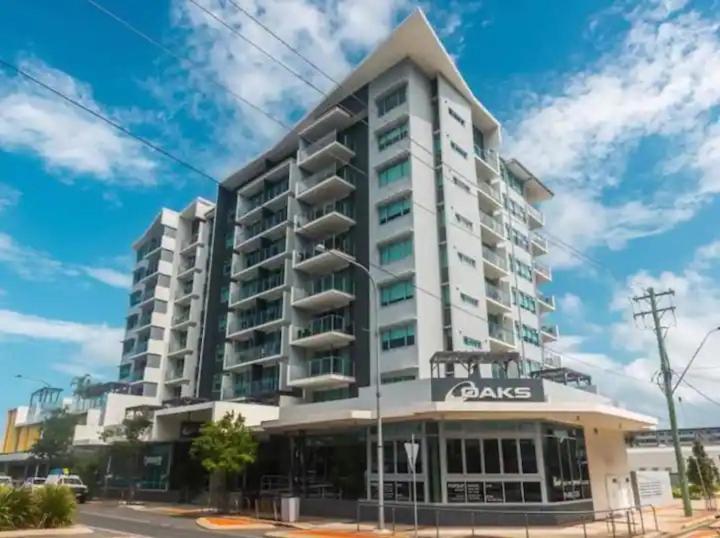 Airtrip On River Street, * Mackay