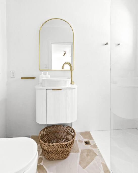 Whitsunstays - The Cyclades Holiday home *