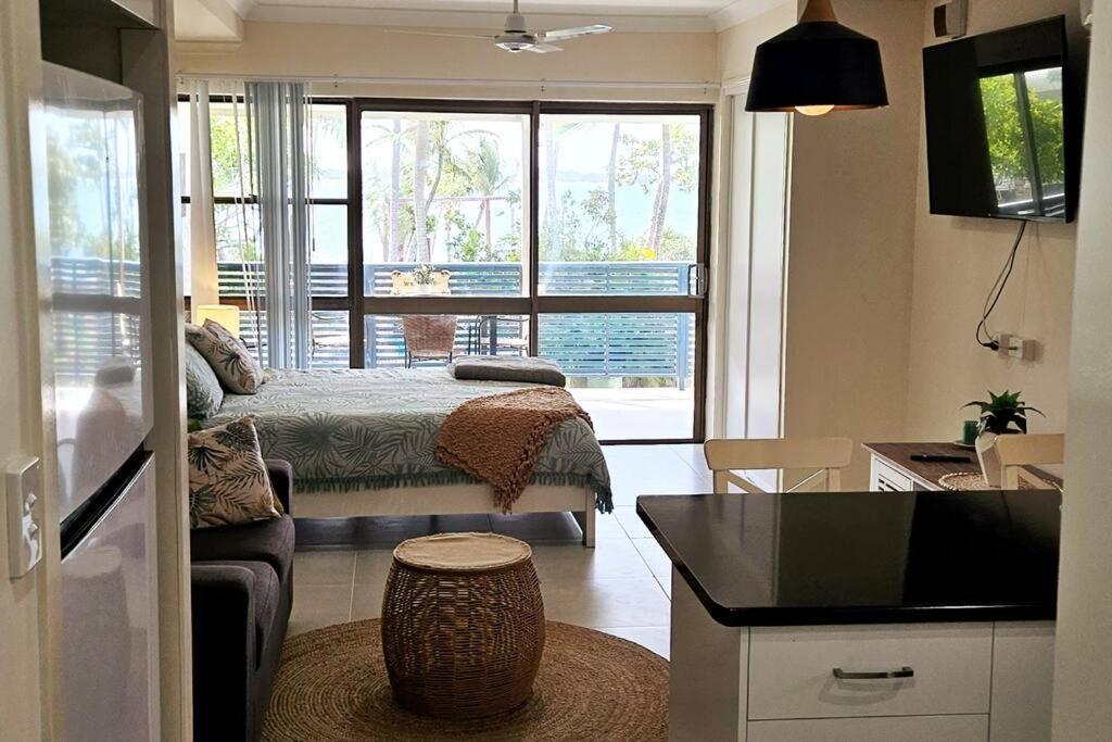 Whitsunstays - Le Shack Apartment