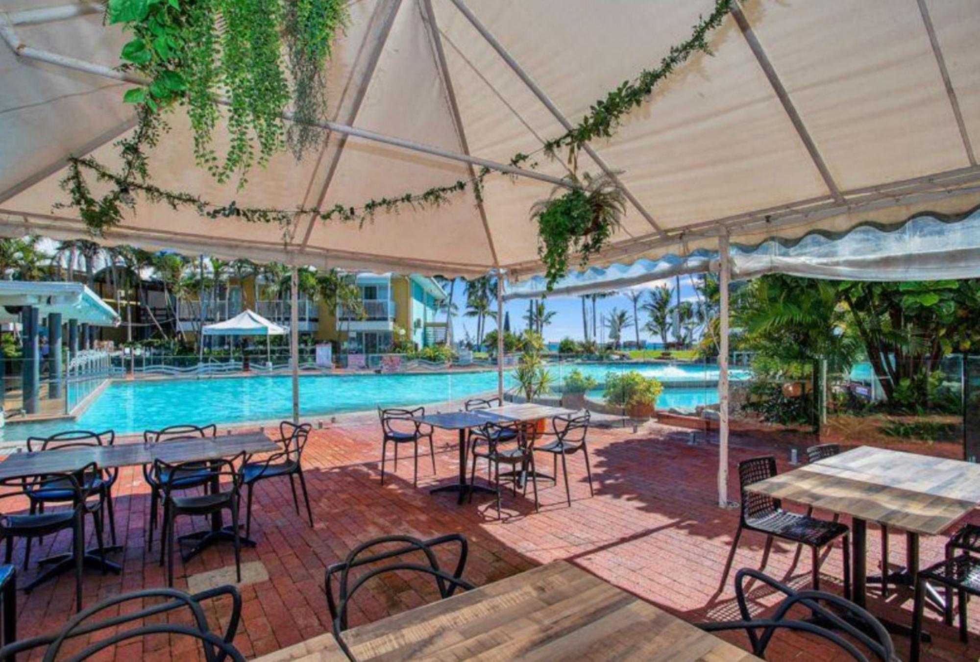 Apartment Dolphin Heads - Unit - Absolute Beachfront! - Whitsunday Getaway! Mackay