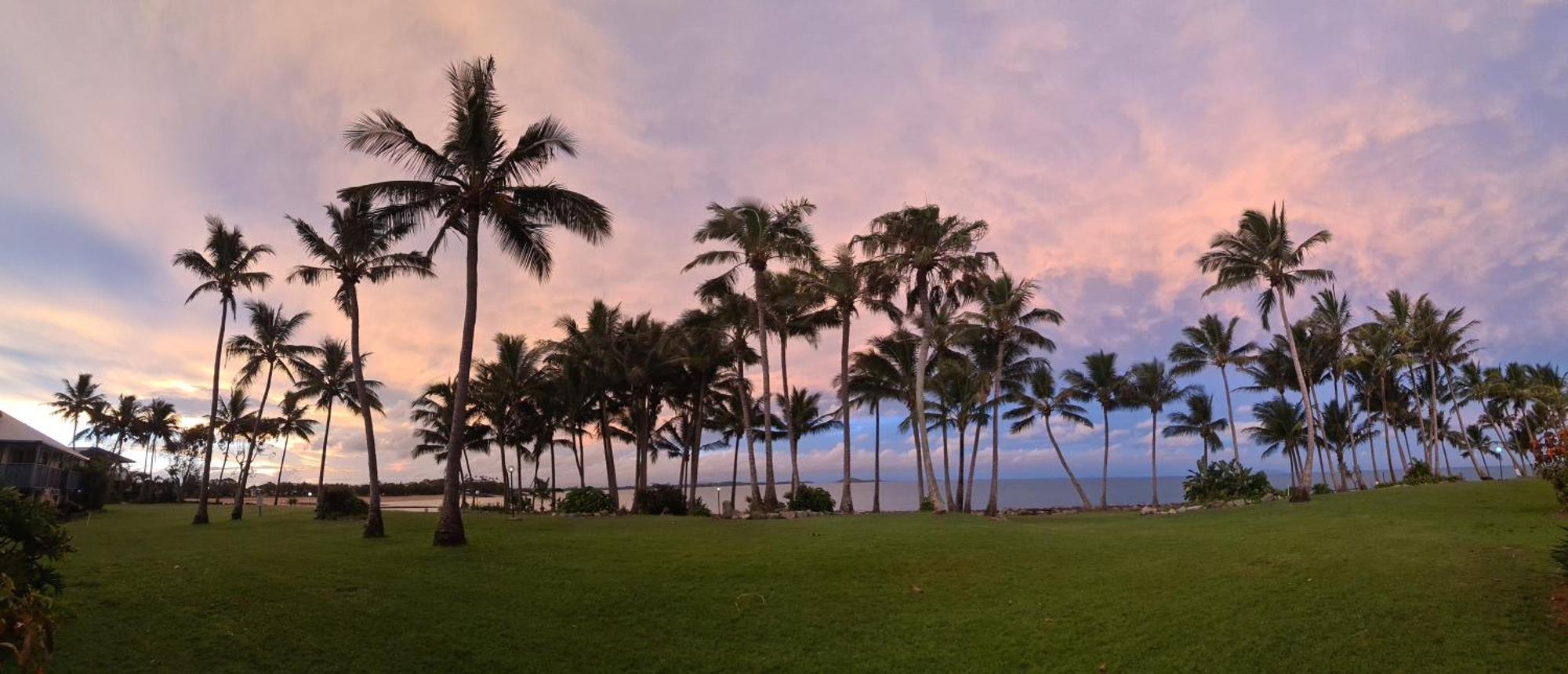 Dolphin Heads - Unit - Absolute Beachfront! - Whitsunday Getaway! *