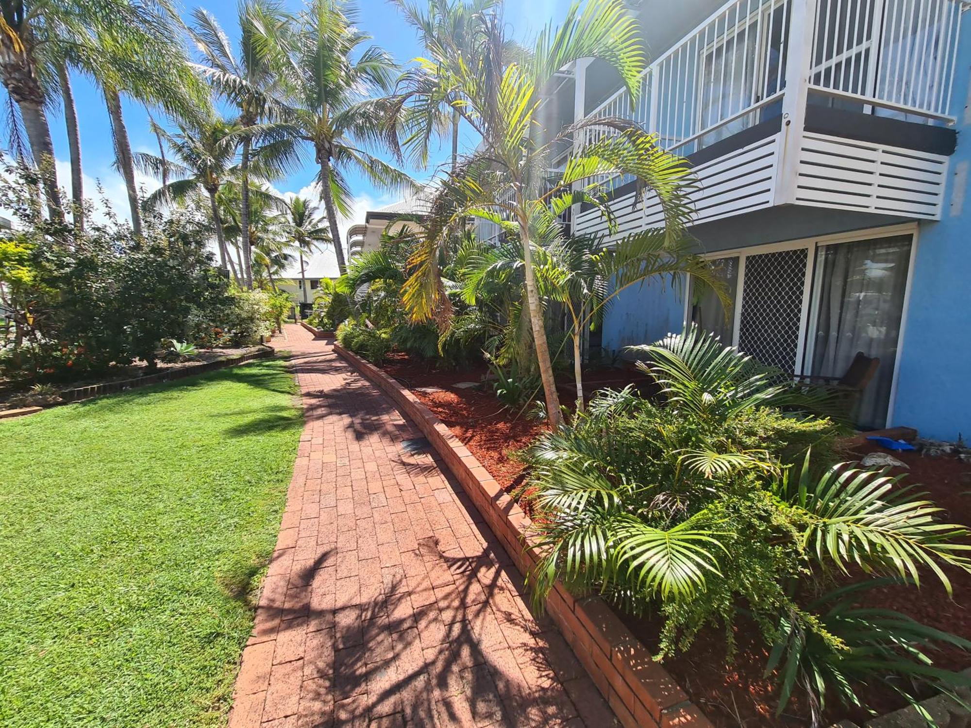 Apartment Dolphin Heads - Unit - Absolute Beachfront! - Whitsunday Getaway! *