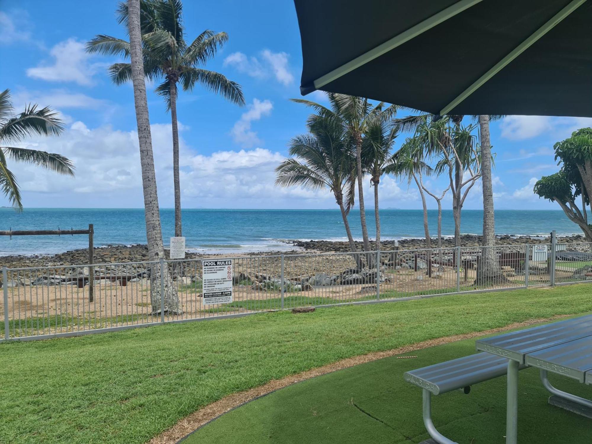 Dolphin Heads - Unit - Absolute Beachfront! - Whitsunday Getaway! Mackay