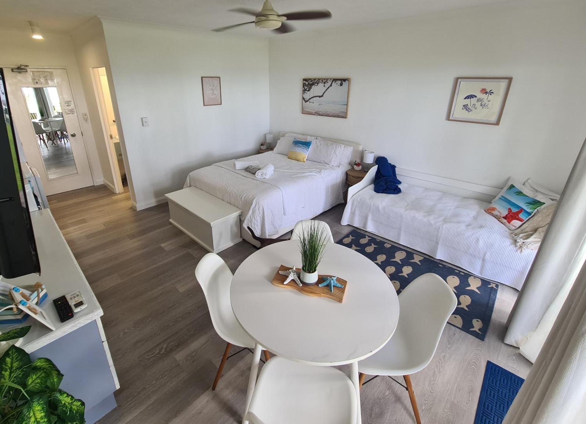 Dolphin Heads - Unit - Absolute Beachfront! - Whitsunday Getaway! Apartment