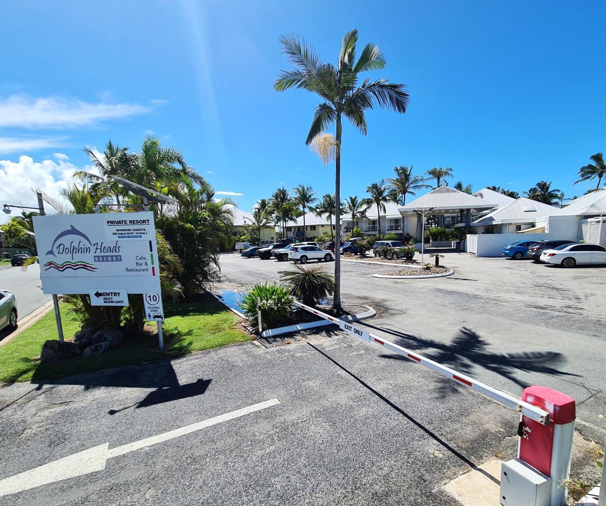 Apartment Dolphin Heads - Unit - Absolute Beachfront! - Whitsunday Getaway!