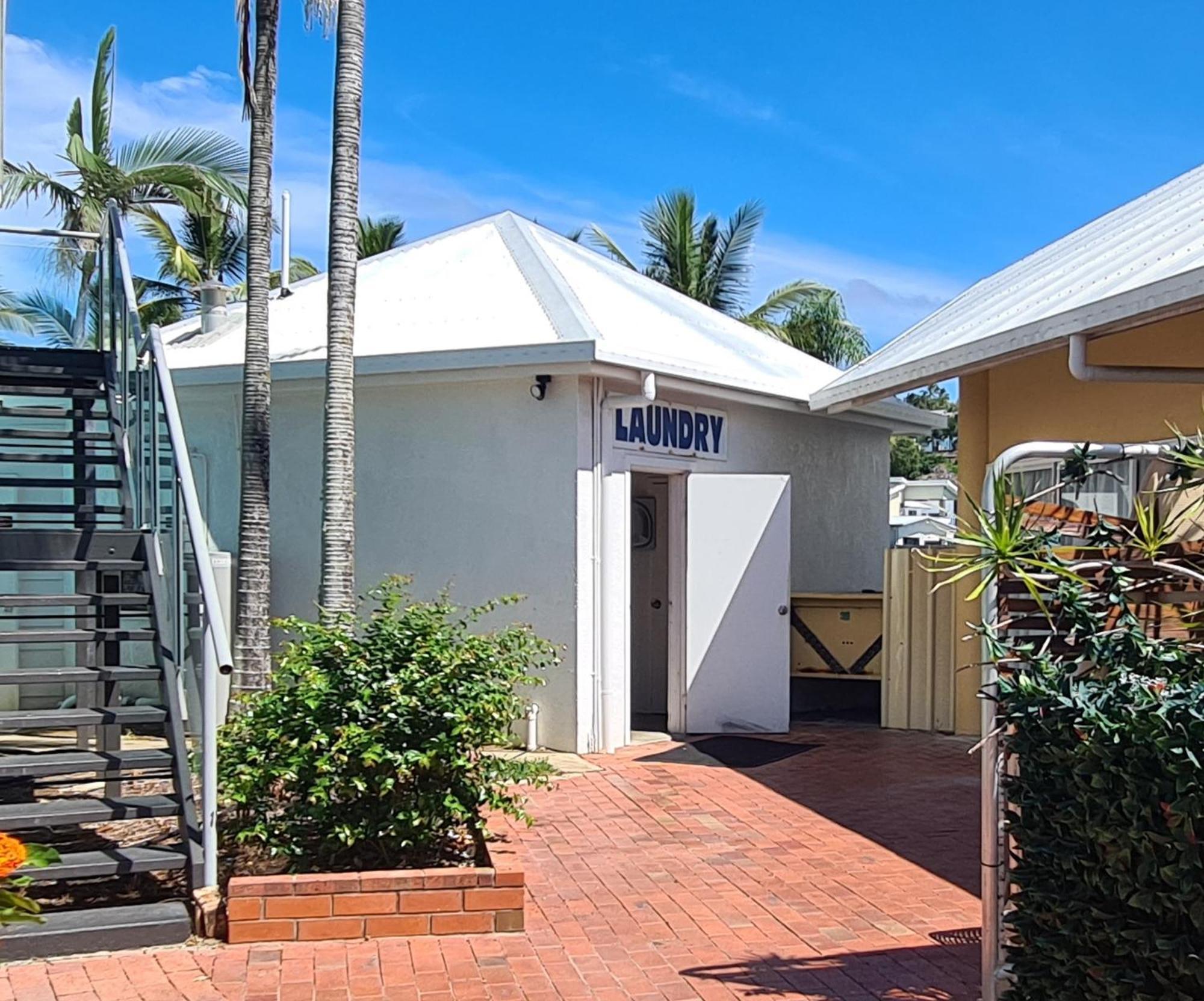 Dolphin Heads - Unit - Absolute Beachfront! - Whitsunday Getaway! * Mackay
