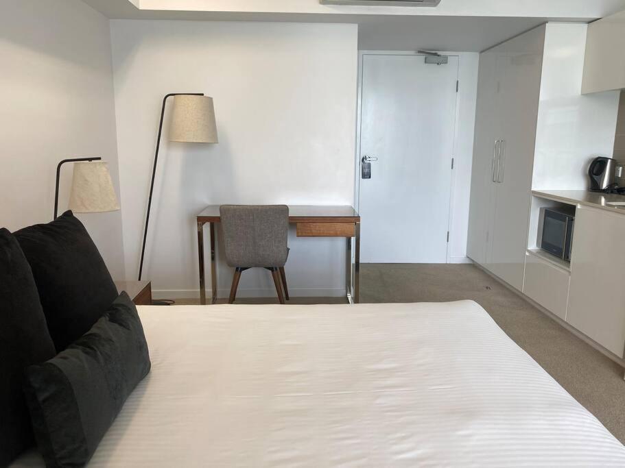 Dual Key Three Bedroom Close To Cbd * Mackay