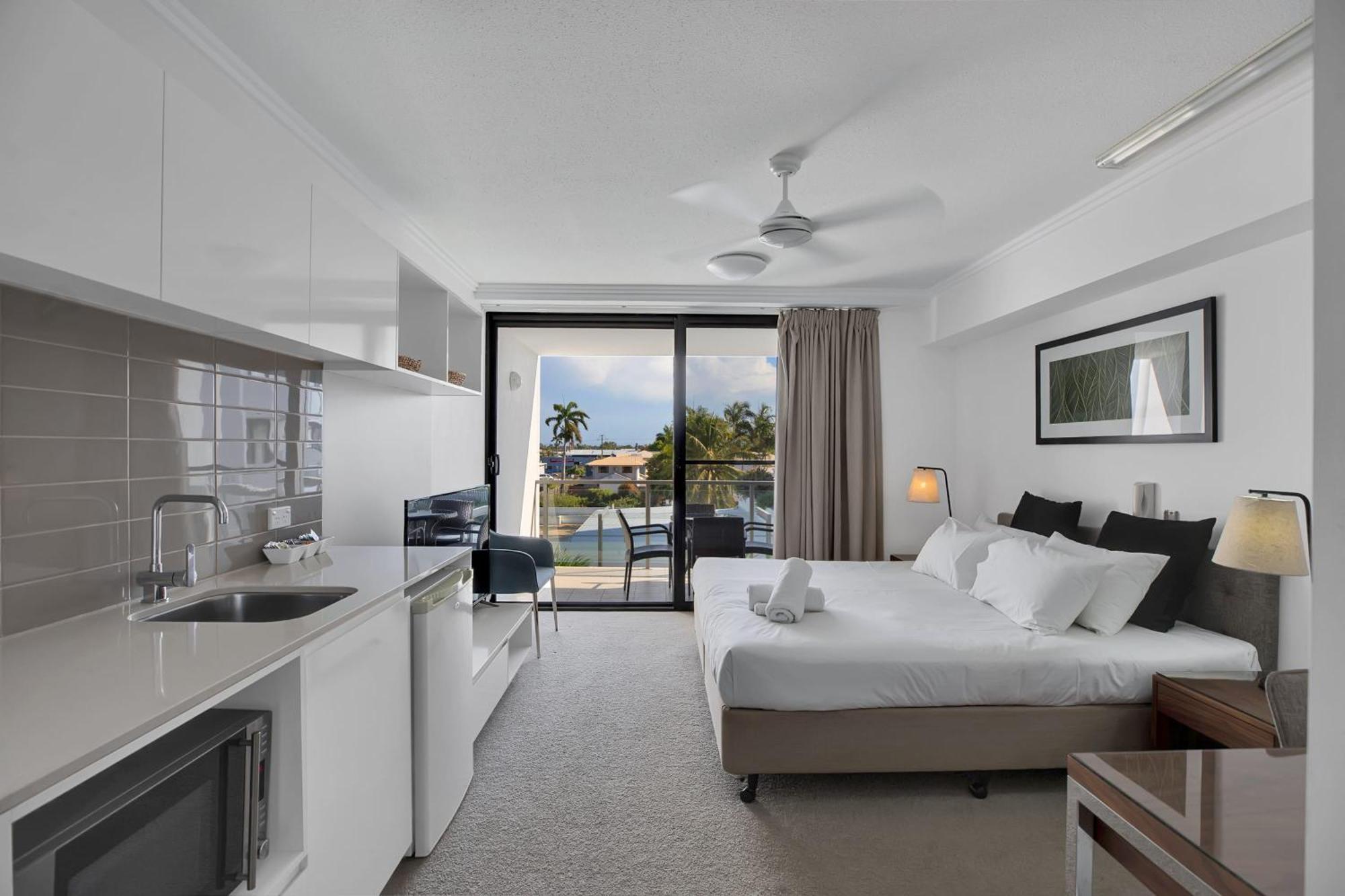 Dual Key Three Bedroom Close To Cbd Apartment Mackay