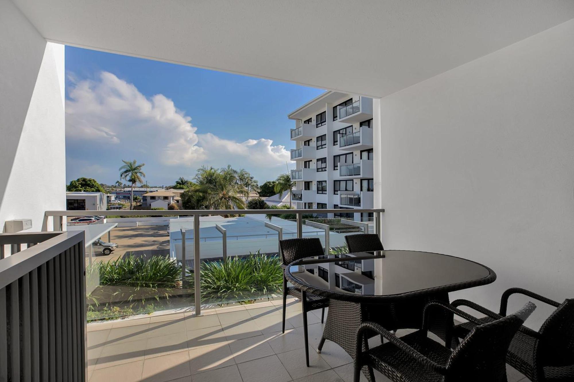 Apartment Dual Key Three Bedroom Close To Cbd Mackay