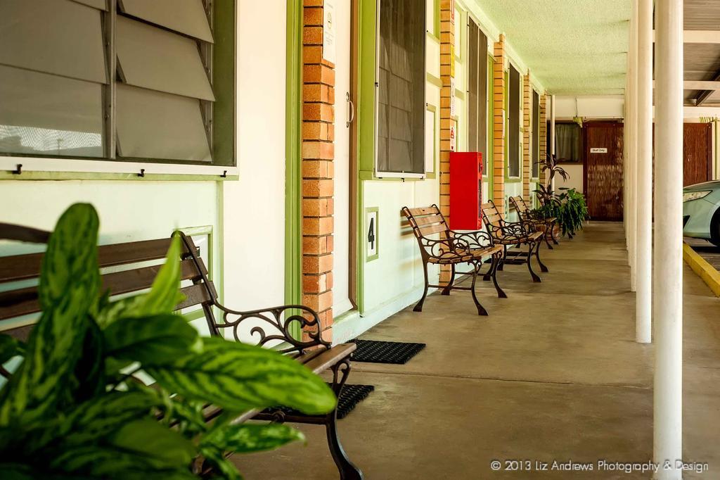 Paradise Motel