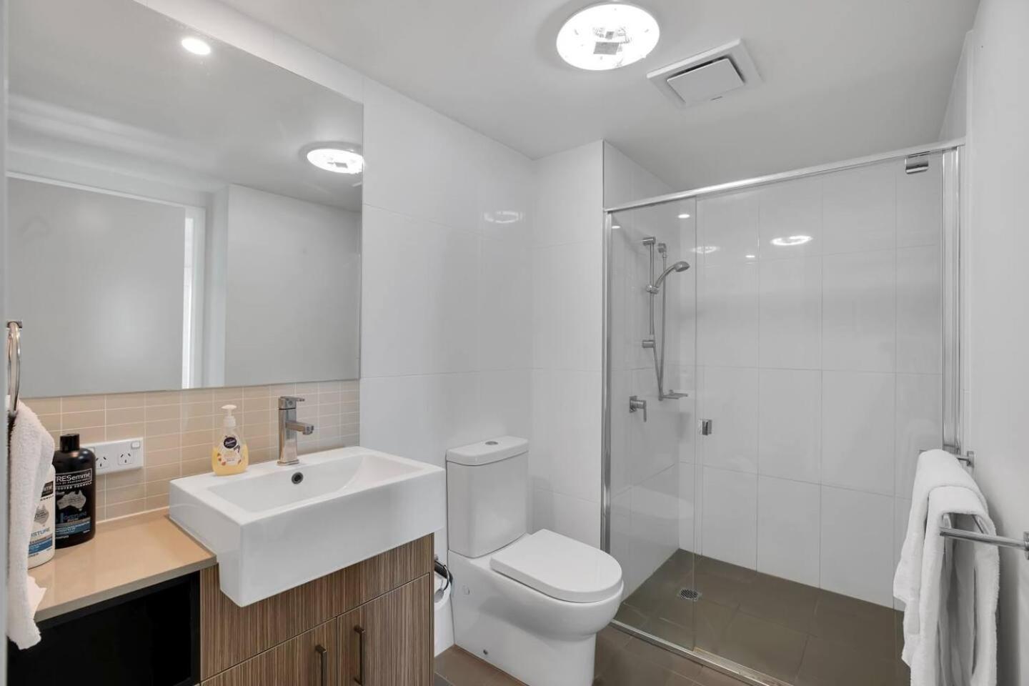 Modern Dual Key W Pool In The Heart Of * Mackay