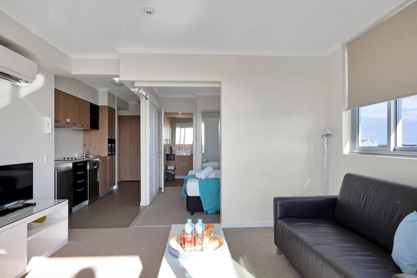 Modern Dual Key W Pool In The Heart Of Mackay