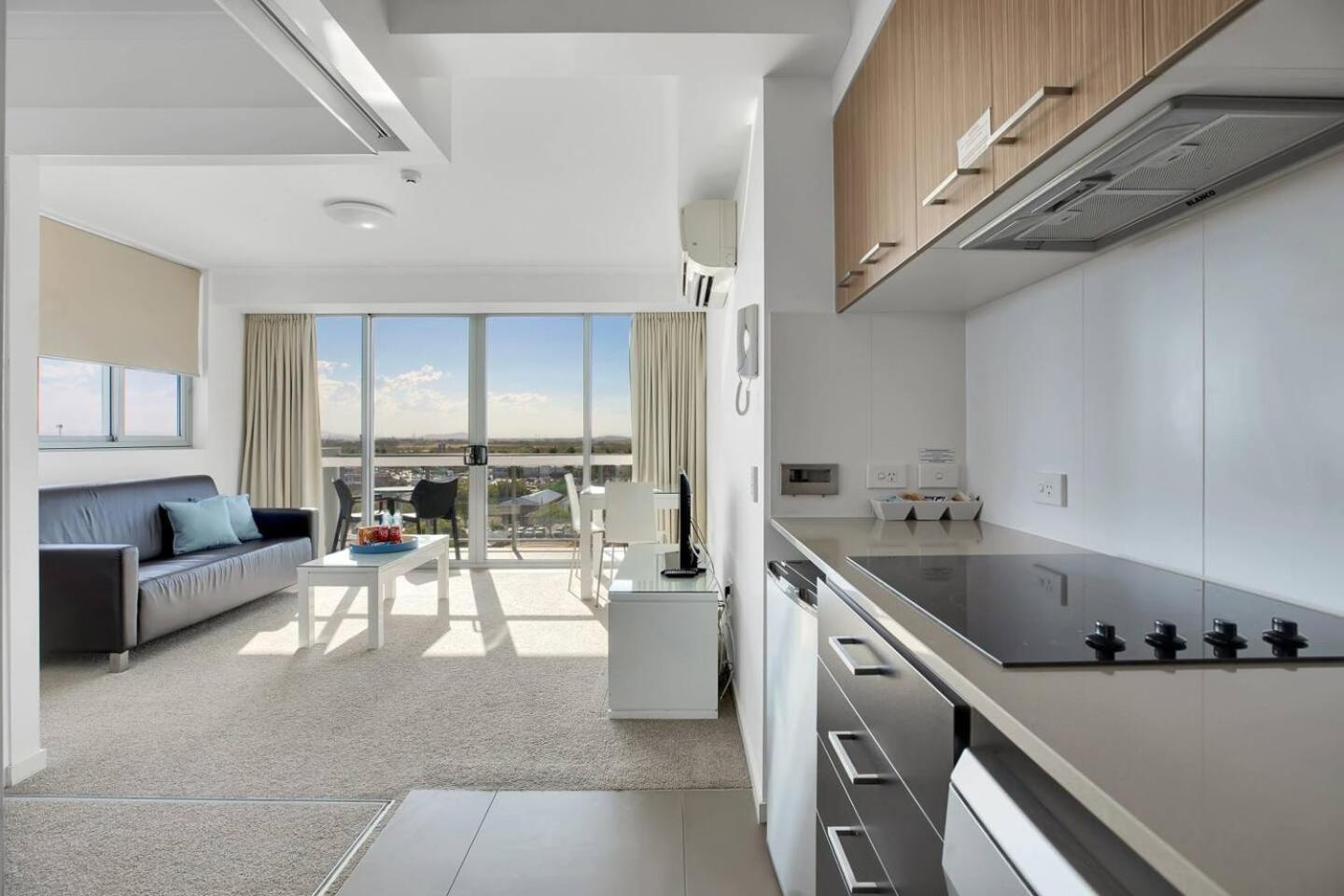 Apartment Lovely 1-bedroom In The Heart Of W Pool Mackay